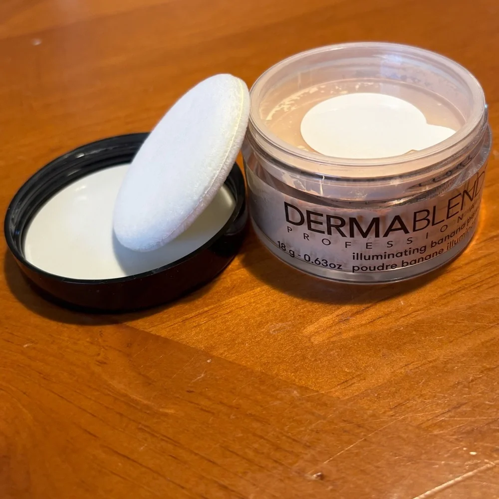 Dermablend Illuminating Banana Powder